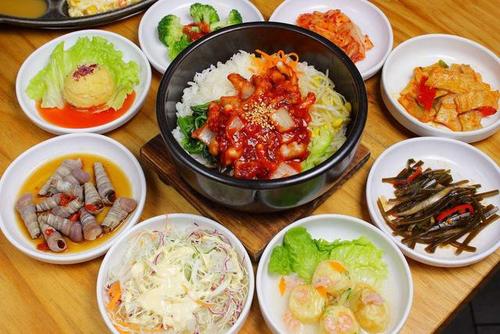 别再被韩剧荼毒了,这才是韩国人的一日三餐,和中国菜差远了!